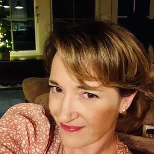 Meet your Posher, Lara